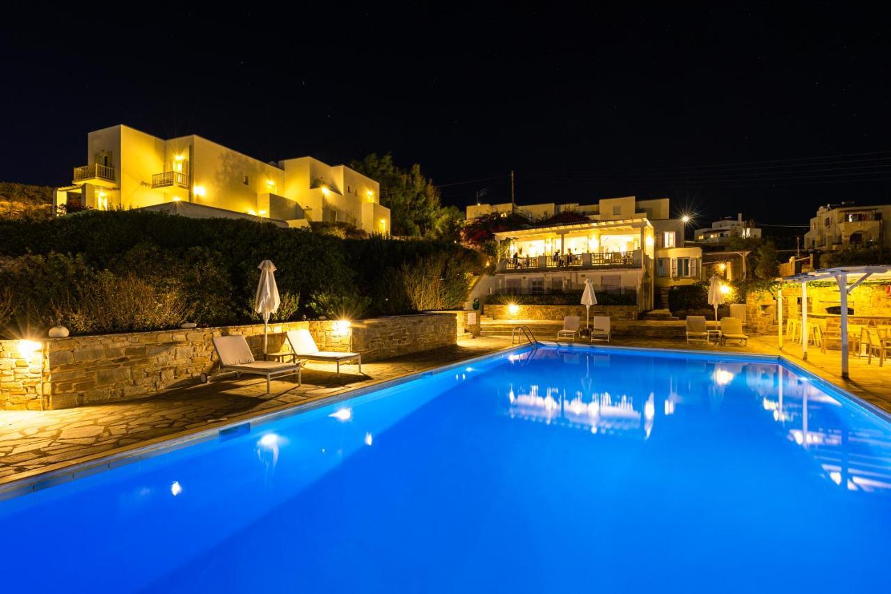 Akrotiri Отель 3*