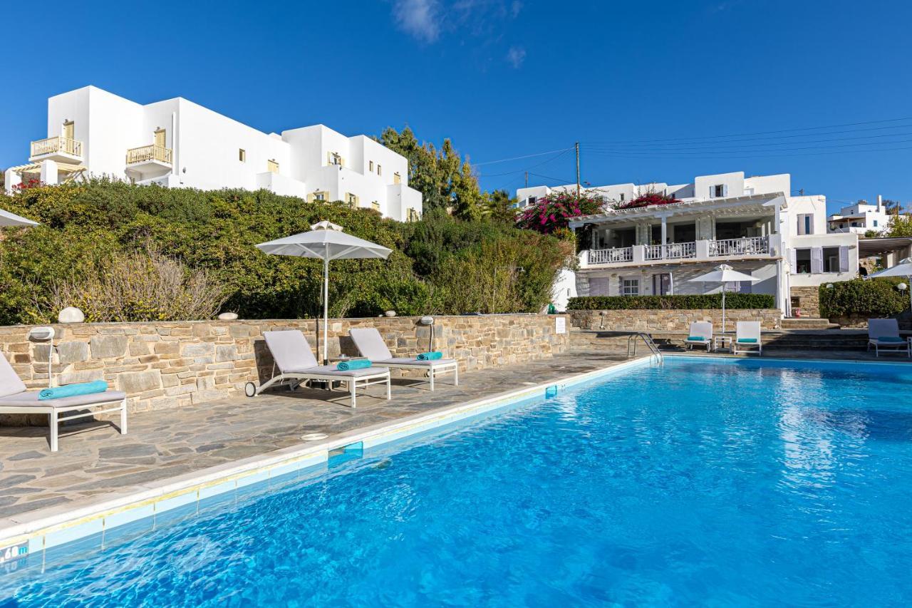 Akrotiri Отель 3*