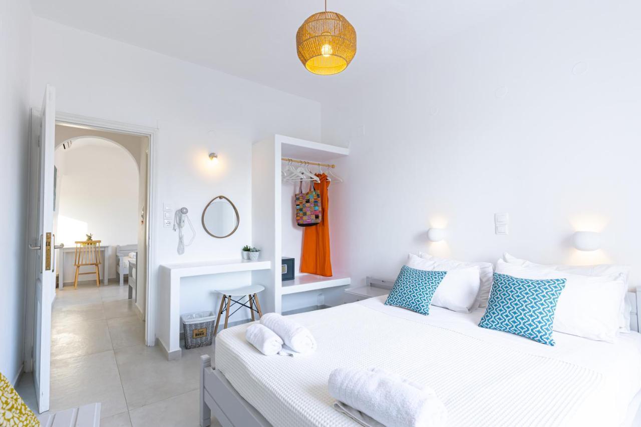 Akrotiri Hotel 3*