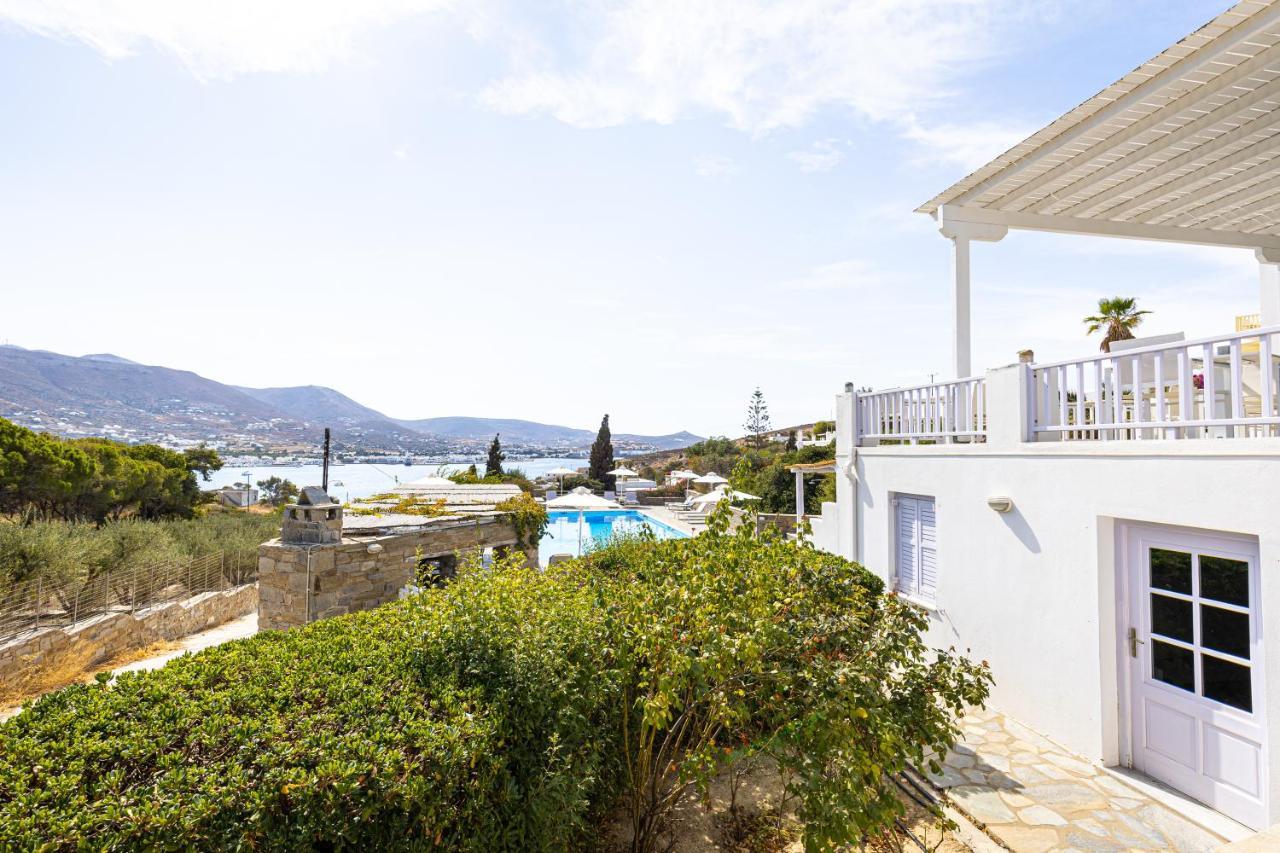 Akrotiri Hotel 3*